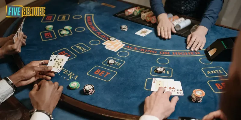 Cách Chơi Blackjack Five88 – Kinh Nghiệm Để Thắng Lớn 3 Cách chơi blackjack Five88 chi tiết và đơn giản nhất
